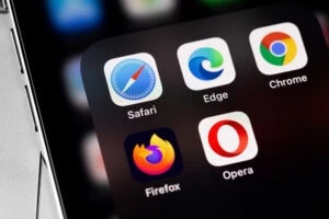Google Chrome, Microsoft Edge, Firefox, Opera, Safari